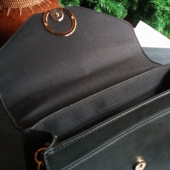 A NEW DAY Gold Details Faux Black Leather Magnetic Top Handle Crossbody Bag - Picture 7 of 16